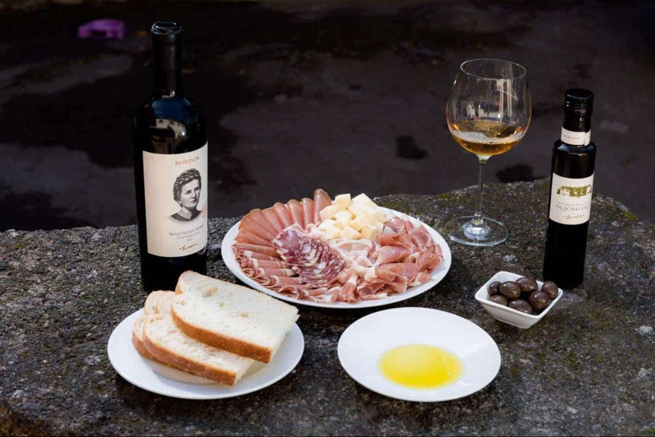 Bordon Wines, Estate With Accommodation Dekani Buitenkant foto
